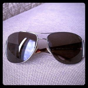 Pristine men’s Prada sunglasses with case